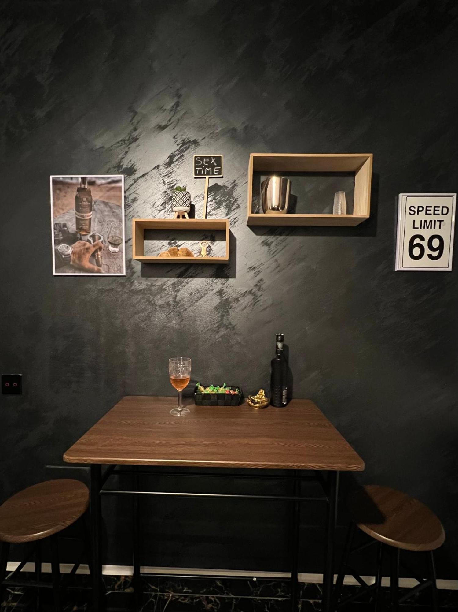 Adult Only Fantasy Room Bucareste Exterior foto