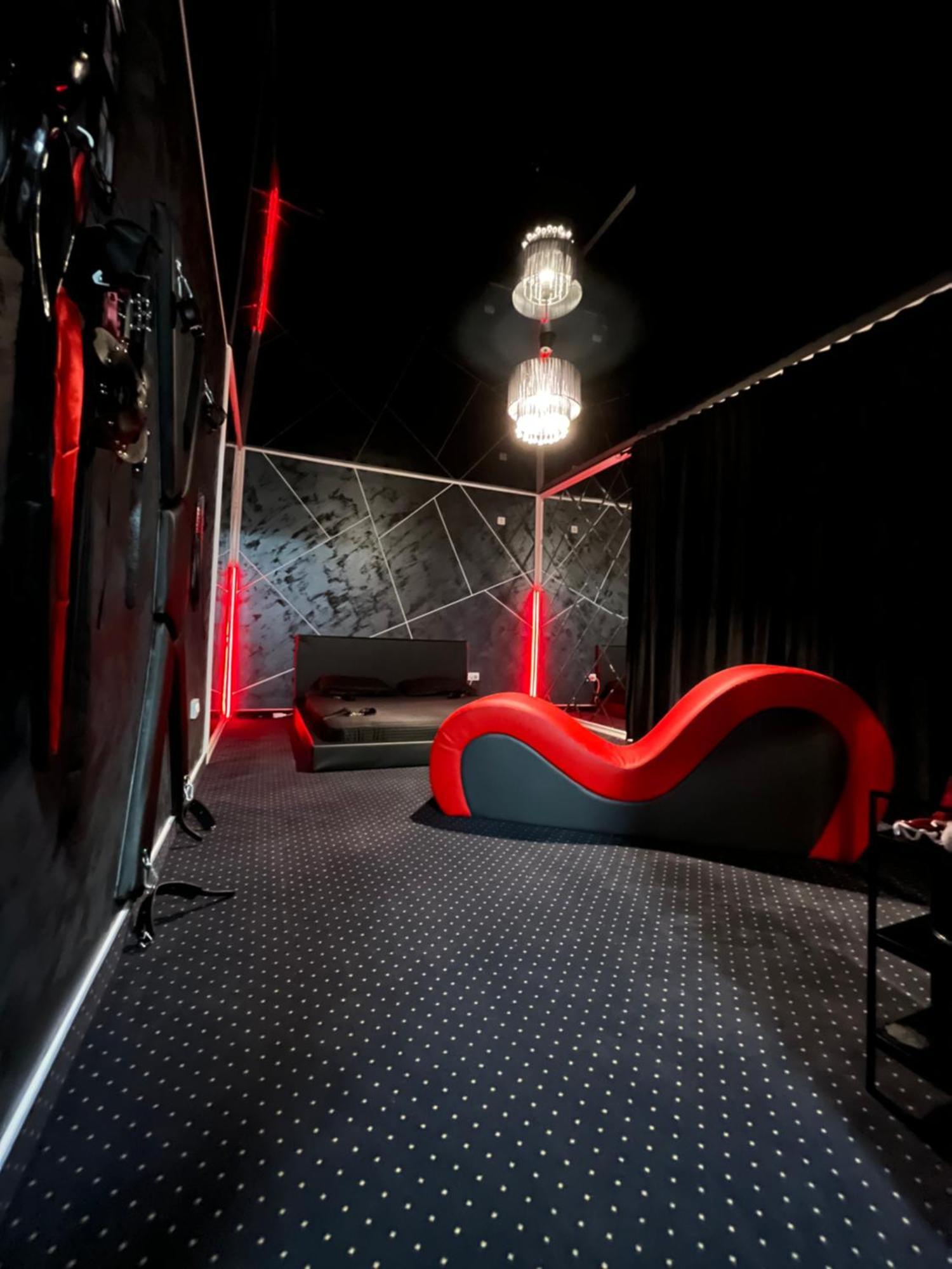 Adult Only Fantasy Room Bucareste Exterior foto